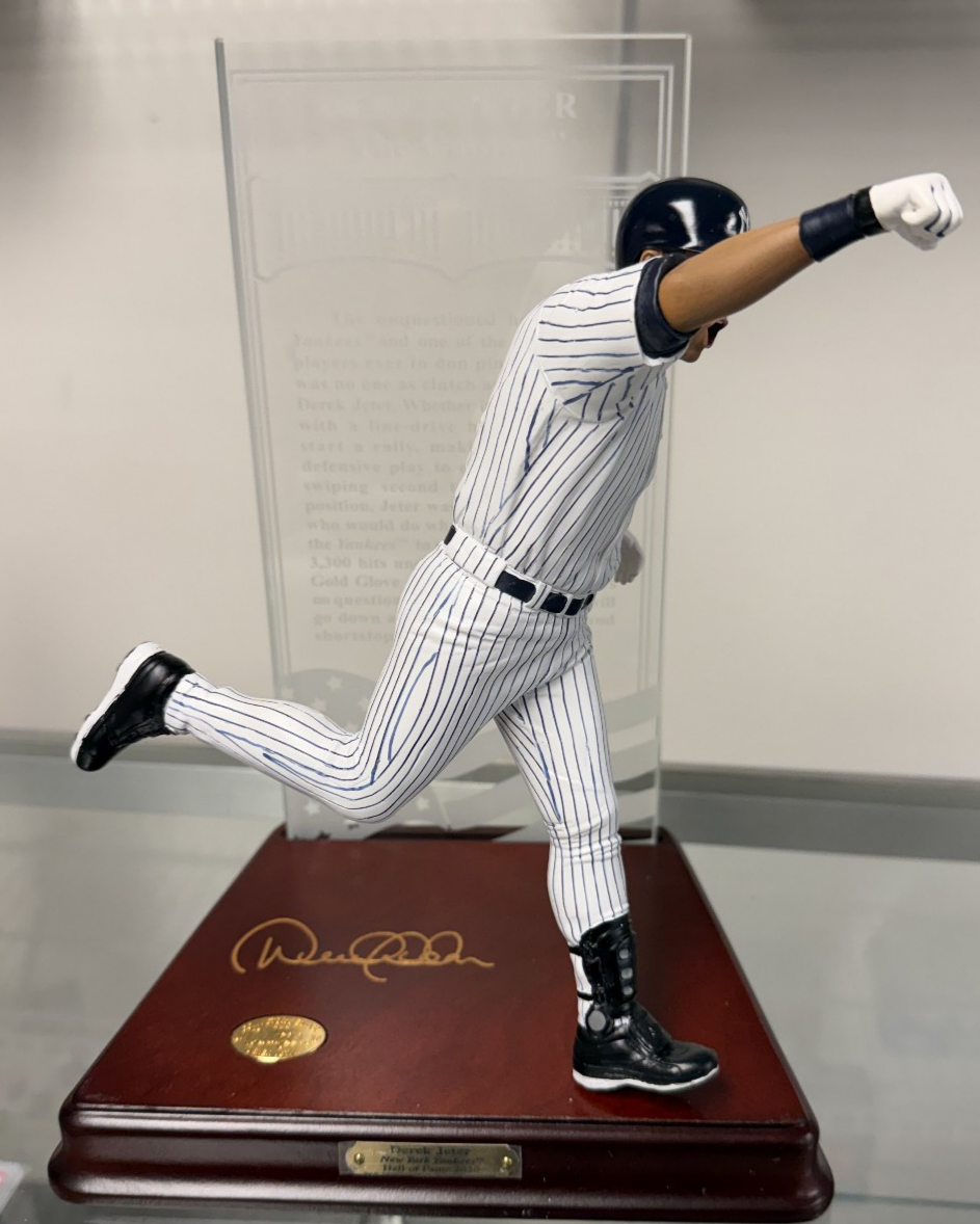Danbury Mint Derek Jeter Hall of Fame Sculpture "The Captain" Collectable - COA