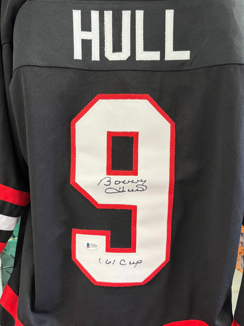 Bobby Hull Signed Autographed Chicago Blackhawks #9 Jersey - Beckett Authen.