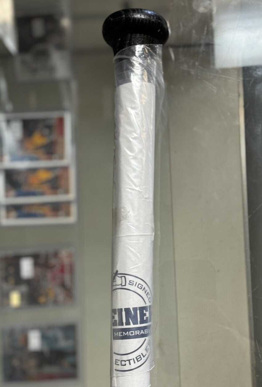 Derek Jeter Autographed Signed Louisville Slugger P72 Baseball Bat - STEINER