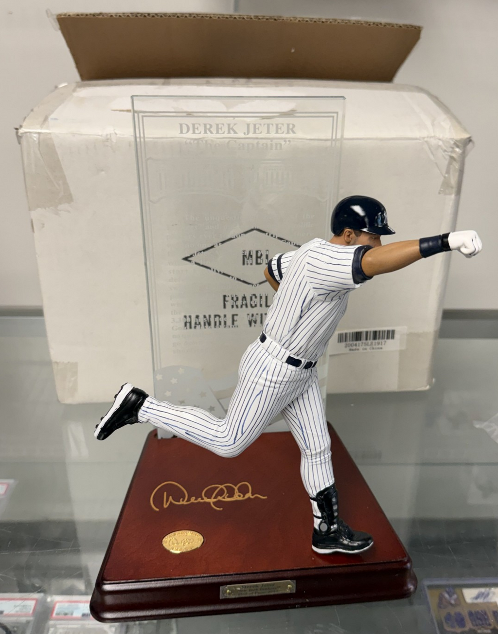 Danbury Mint Derek Jeter Hall of Fame Sculpture "The Captain" Collectable - COA