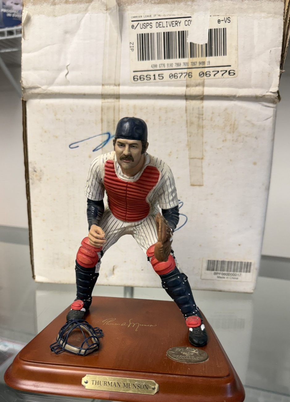 Danbury Mint New York Yankees Thurman Munson MLB Figurine/Statue - Original Box